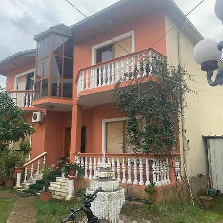 Friends & Tours Hostel *