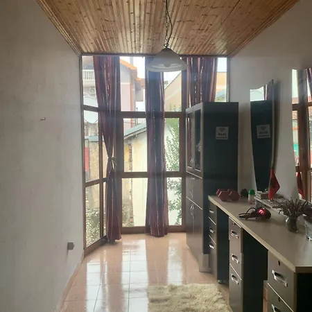 بيت شباب Friends & Tours شكودر